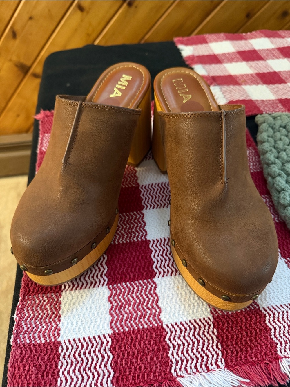 Mia Brown Clogss